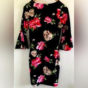 Floral Bodycon Dress with Ruffle Sleeve 🌺
